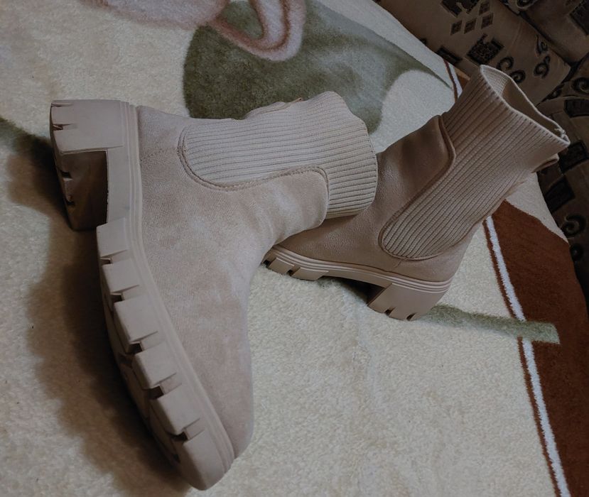 Женские замшевые ботинки