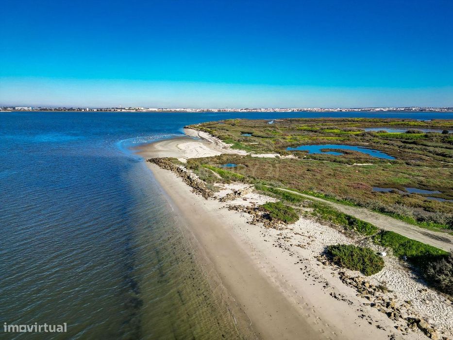 Empreendimento exclusivo na margem sul do Rio Tejo e em frente a Lisbo
