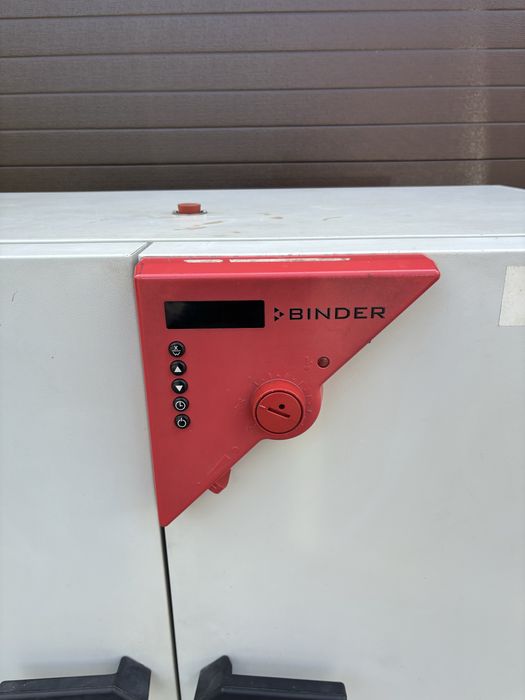Suszarka laboratoryjna Binder FED 400