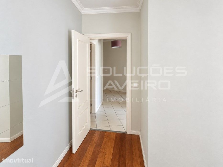 Apartamento T2+1 No Coração De Águeda | Garagem E Elevador