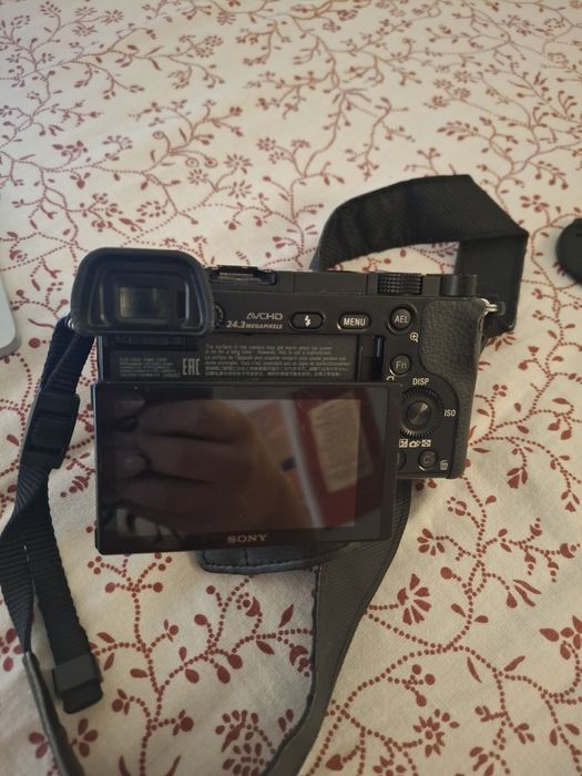 SONY A6000 + SONY 16-50mm/F.3.5-5.6 Camera Bundle + Flash TT350s