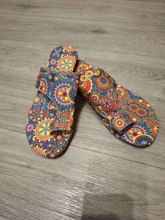 Шльопанці текстильні