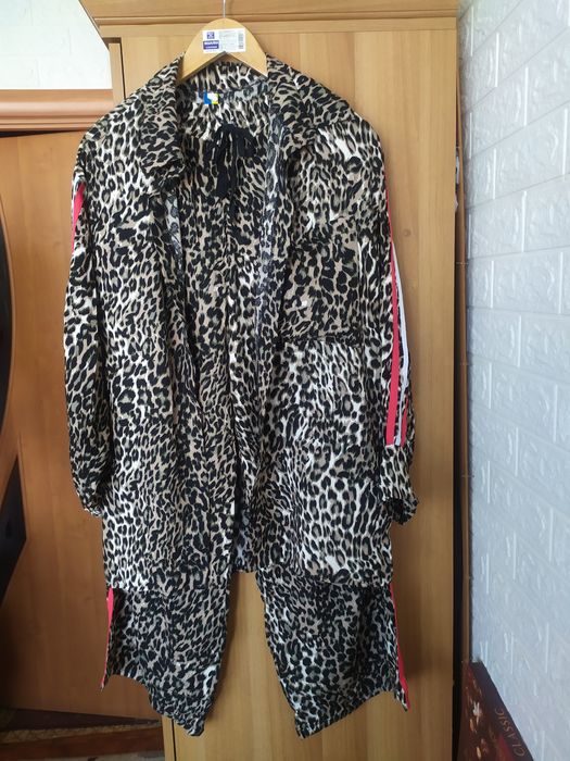 Лео костюм.Новий.