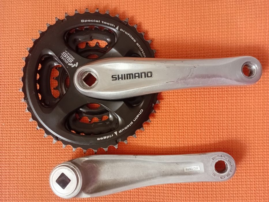 Набор шатунов со звёздами Shimano (24-34-42),кассета Shimano 8звезд.Договорная.