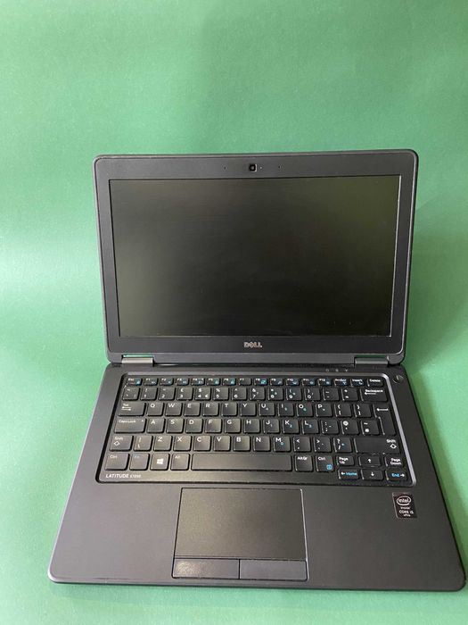 Dell Latitude E7250 12,5" | i5-5300U | 256gb ssd | 8gb ddr3
