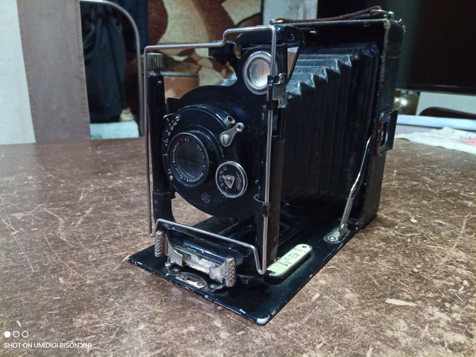 Старинный фотоаппарат Foco