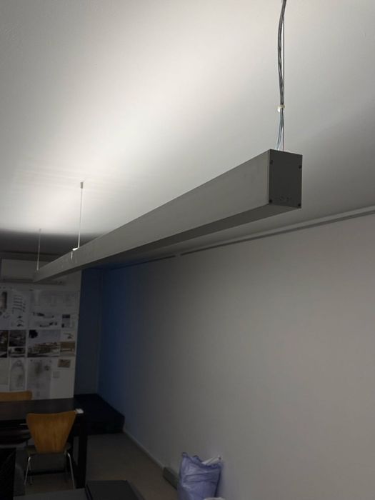 Luminária suspensa linear Osvaldo Matos (OM) em aluminio anodizado
