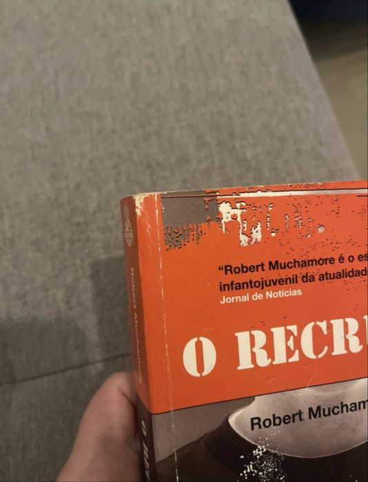 Livro “O Recruta” da coleção Cherub