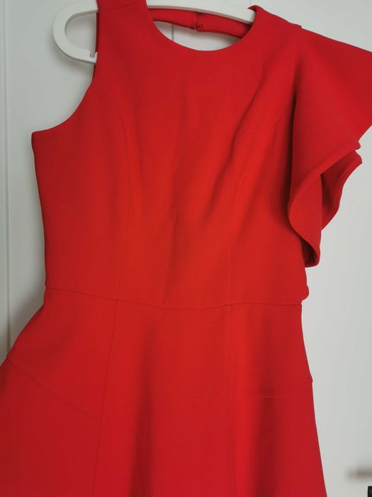 Krótka, elegancka sukienka w makowym kolorze, rozmiar 36