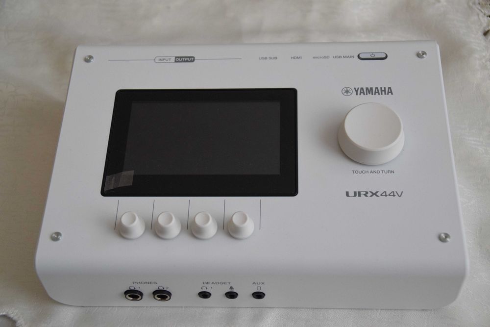 Yamaha URX44V interfejs audio/video