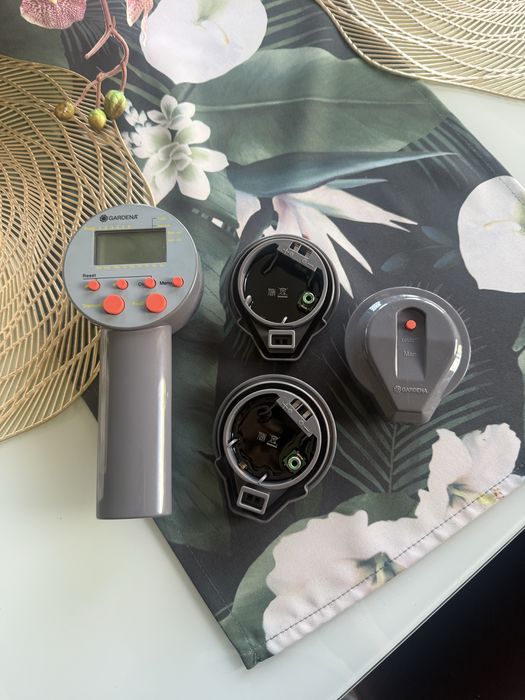 Programator gardena 1242  i 3 moduly sterujace zaworami 1250-20