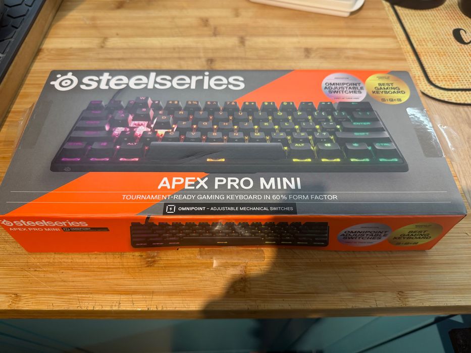 Klawiaturę mechaniczną SteelSeries Apex Pro Mini
