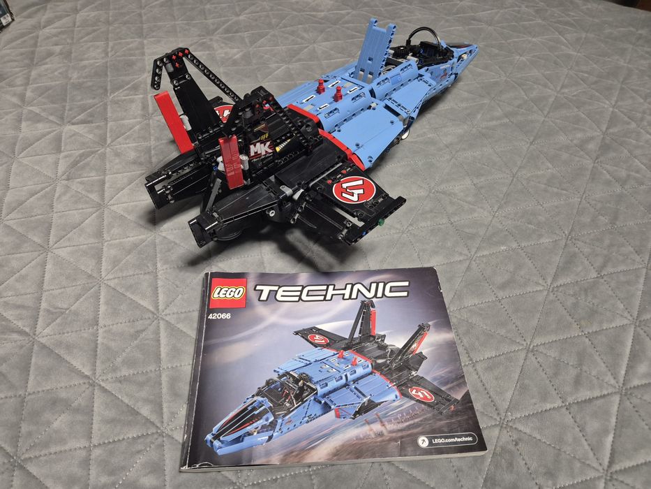 Конструктор Lego Technic 42066 реактивний літак винищувач