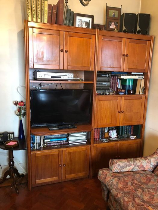 Estante em madeira - Em ótimo estado