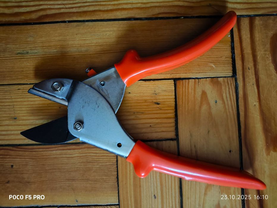 Секатори садові, з ковадлом Lowe 5.107 та AIRAJ-1025 - нові