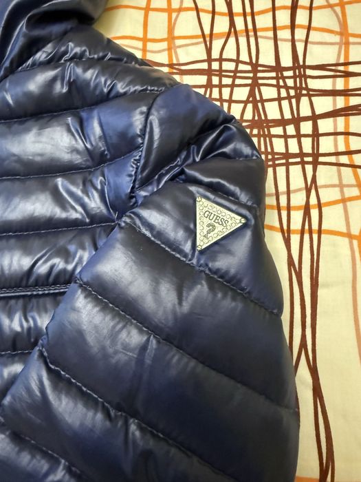 Жіноча куртка Guess розмір S
