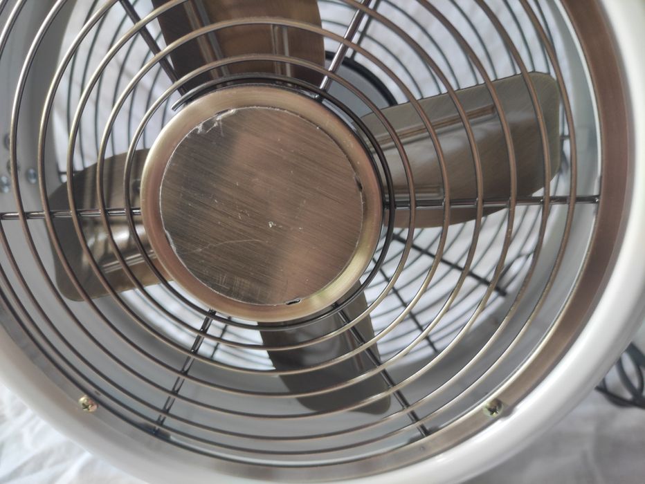 Wiatrak wentylator biały/kremowy retro