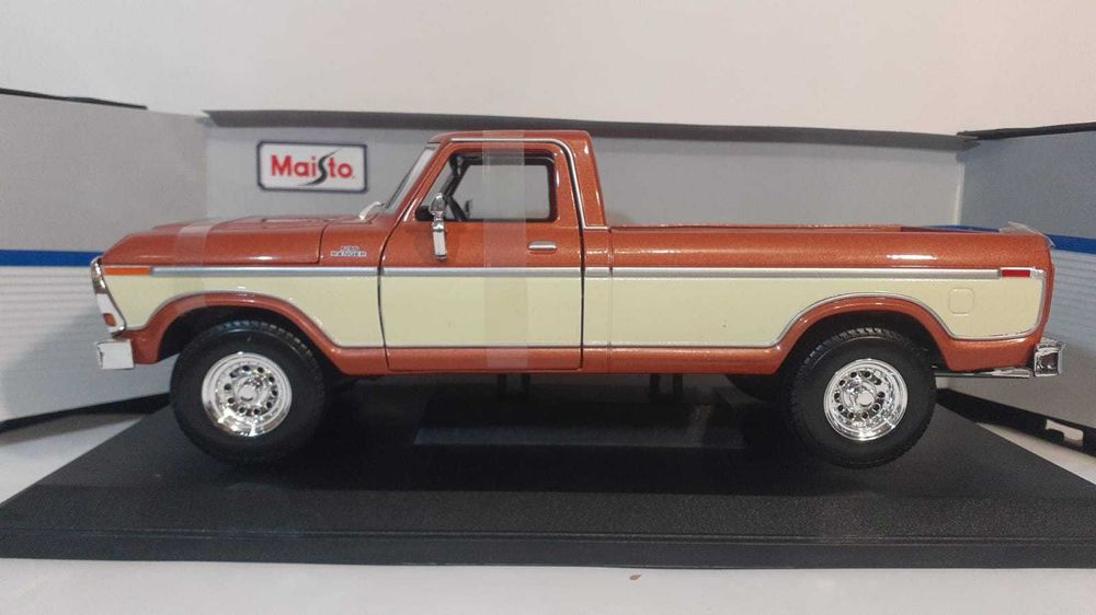 1/18 Ford F150 pick up F-150 ct - Maisto