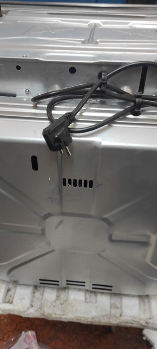 Духовка електрична Electrolux EEB4231POX