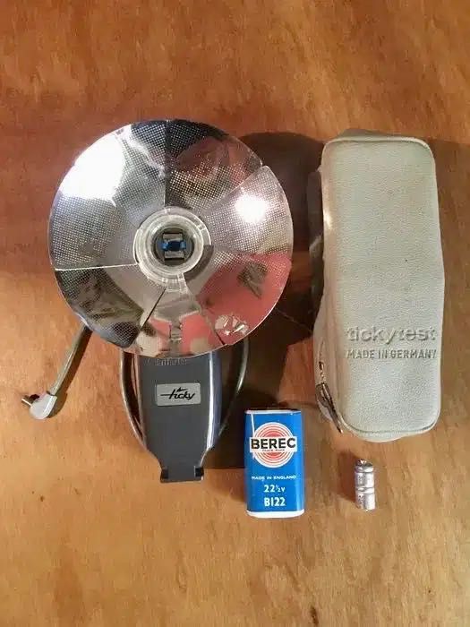 TICKITEST - FLASH contact 1/25 1/30 s - made in Germany - anos 60