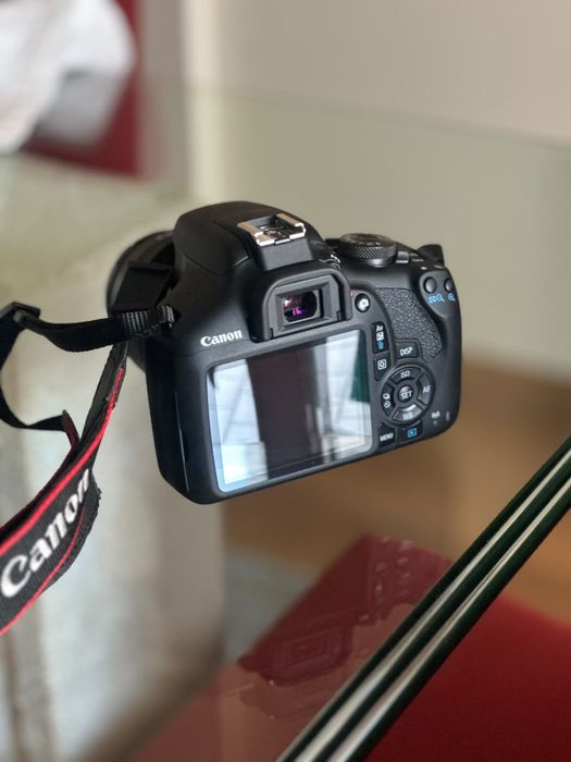 Canon EOS 200D + Lente + Bolsa + Leitor de Cartões | Oferta de Tripé | Como Nova