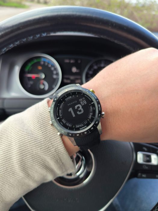 Топовий Garmin Marq Athlete Sapphire Titanium 47mm