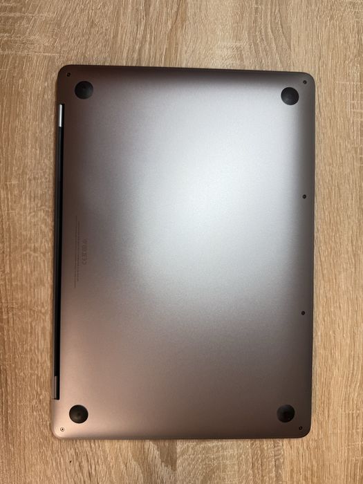 MacBook Pro M1 8/256 Gb - робочий стан, захисна плівка