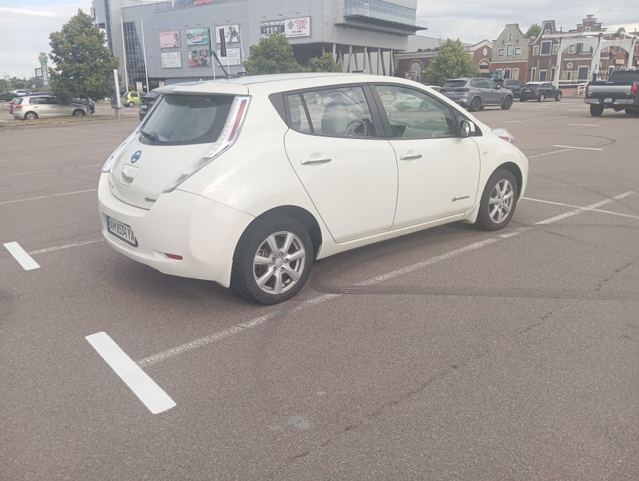 Nissan leaf 2012