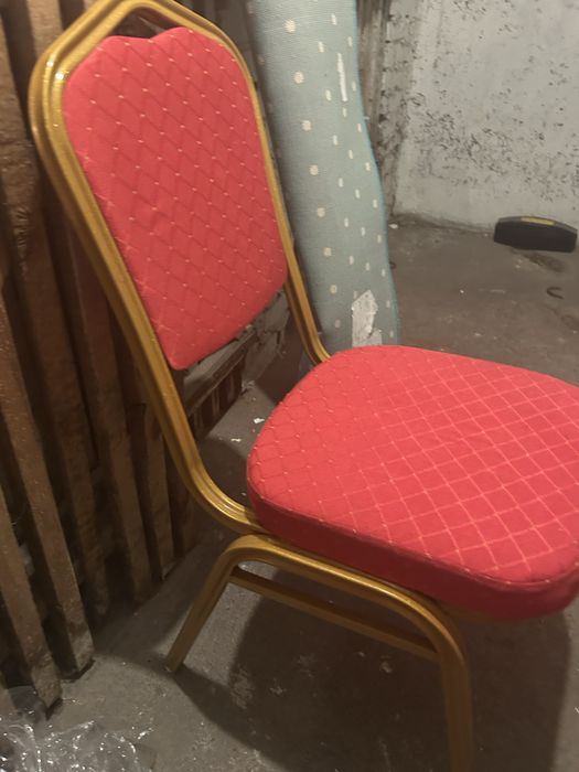 Krzesla  materialowe czerwone 1 szt