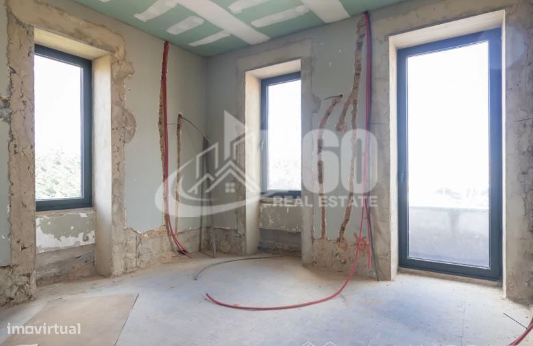 Moradia T9 com Amplo Terreno em Avanca