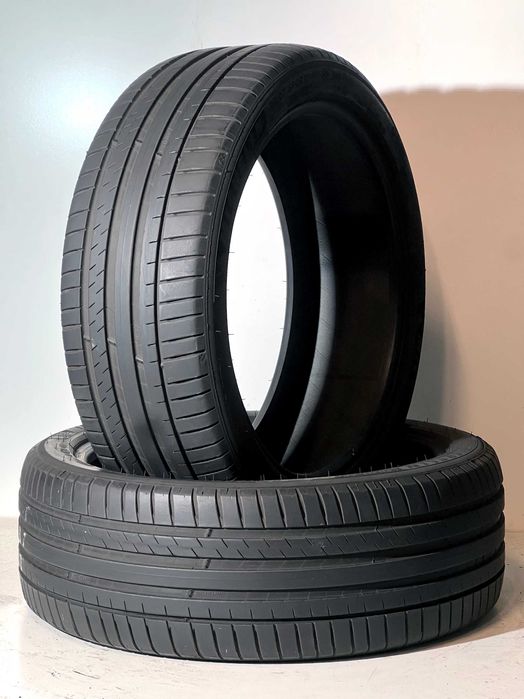 Pneus Michelin Pilot Sport 4S - 235/45/21 - Como NOVOS