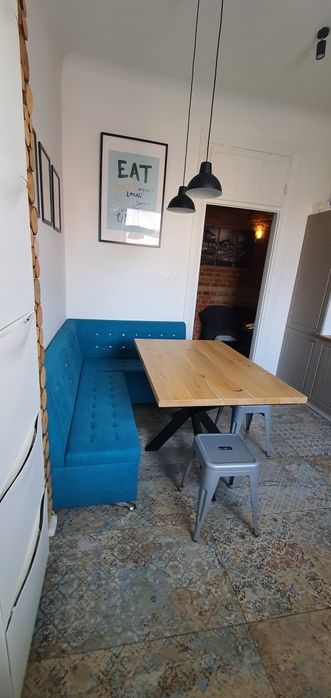 Tapicerowany narożnik kuchenny.