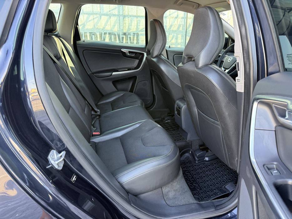 Volvo XC60 2016 VIN YV440MDJ0H2074558 фото оголошення 14 з 23