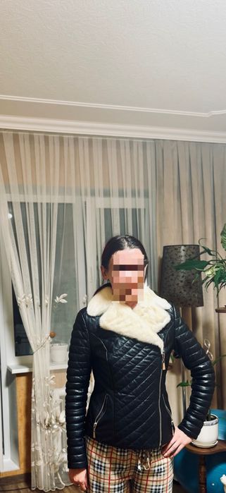 Шкіряна куртка з натуральним хутром