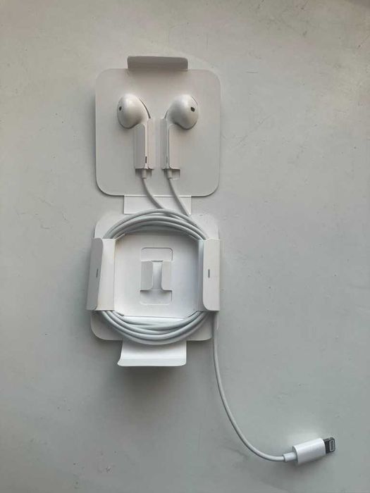 Навушники iPhone Apple EarPods with Mic Lightning (MWTY3ZM/A) (A1748)