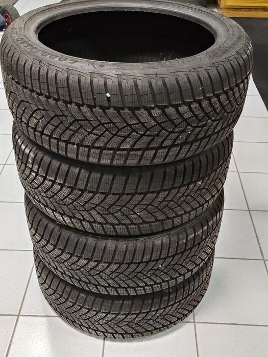 Pneus Goodyear 225/45R18 95V