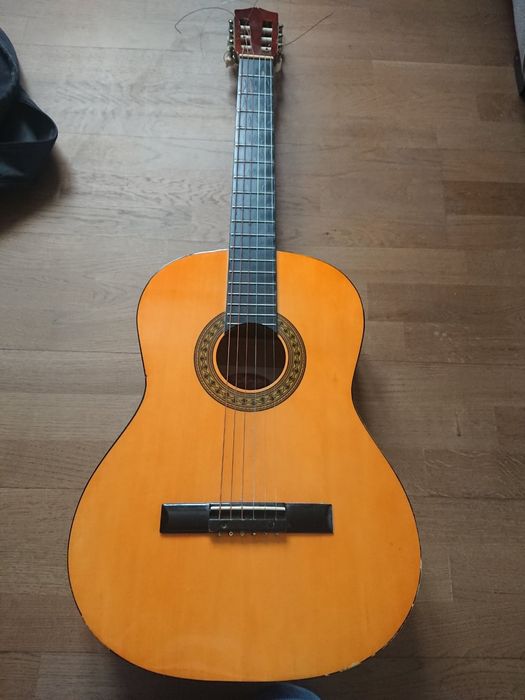 Гітара з чохлом, ще одна є в моїх оголошеннях