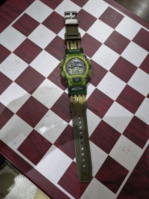 Casio G- SHOCK DW-9000