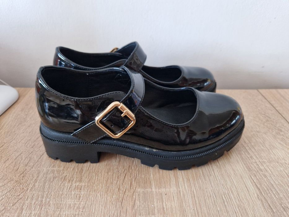 Туфлі, туфелькі, лофери , балетки