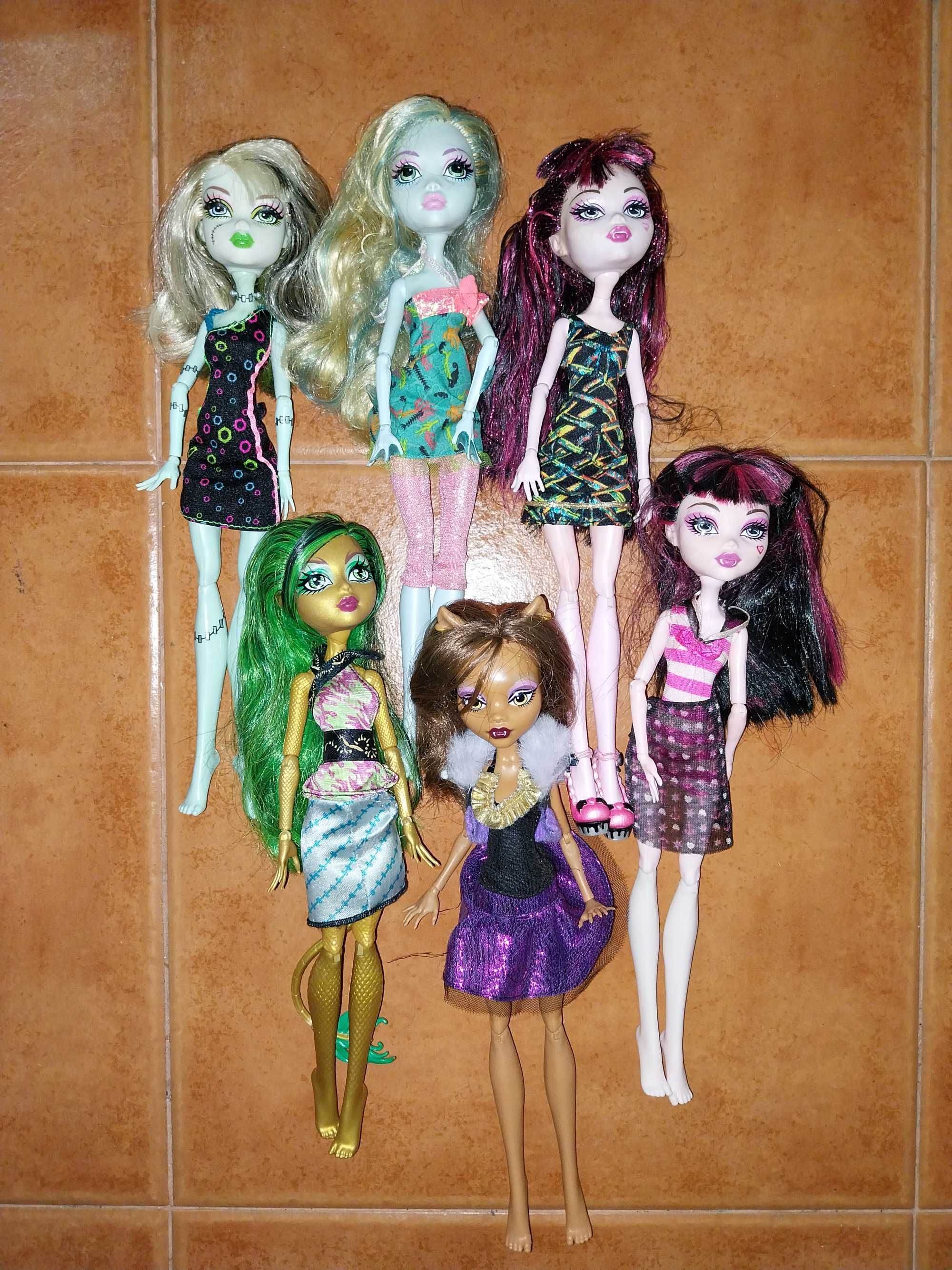 Monster High - Bonecas (2) Massamá E Monte Abraão • OLX Portugal