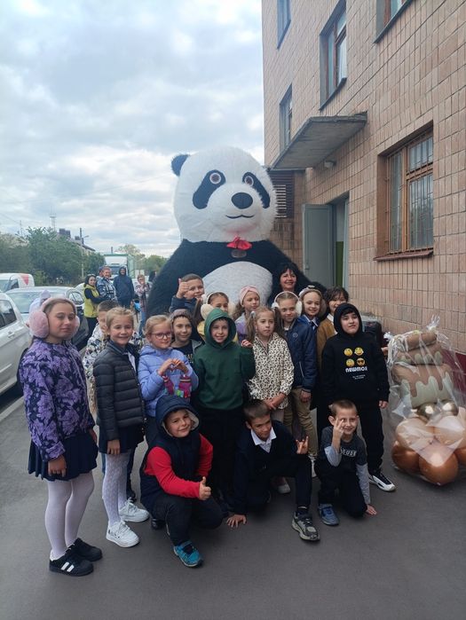 Харків привітання від медведика та банди(панда,зайчик,Кінг Конга)