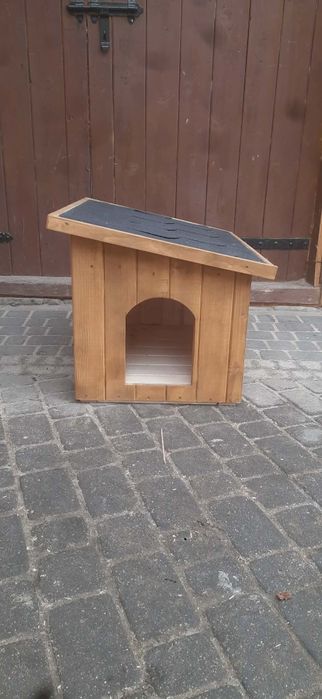 Buda dla psa z dachem jednospadowym