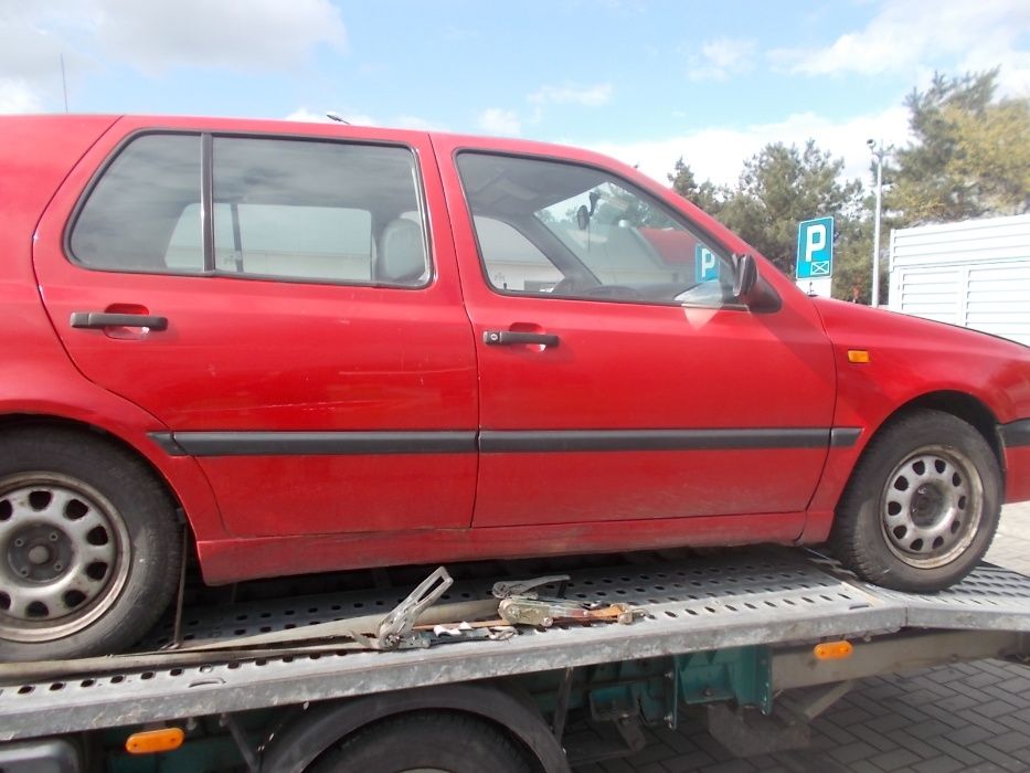 Volkswagen Golf III,1,9TD,5 drzwi,czerwony,manual,na części