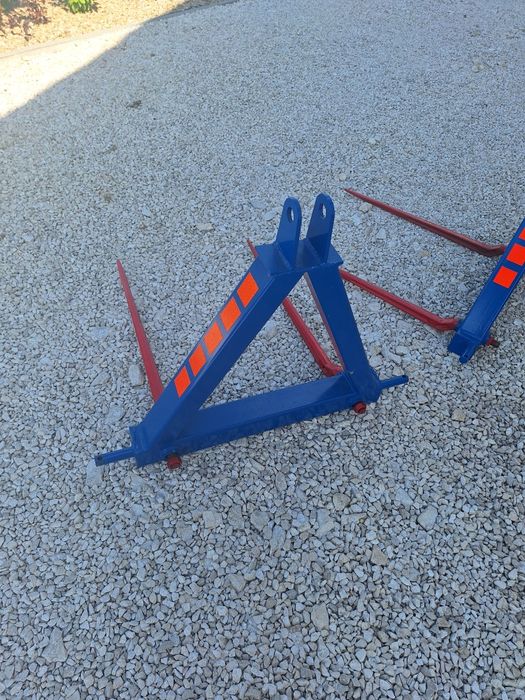 Widły do bel na tył ciągnika, do przewozu balotów na tuz zęby kute