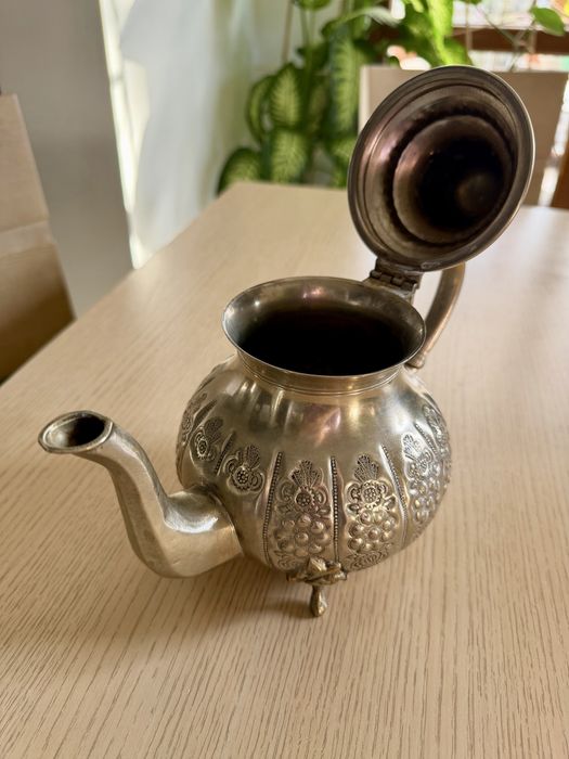 Ozdobny dzbanek imbryk