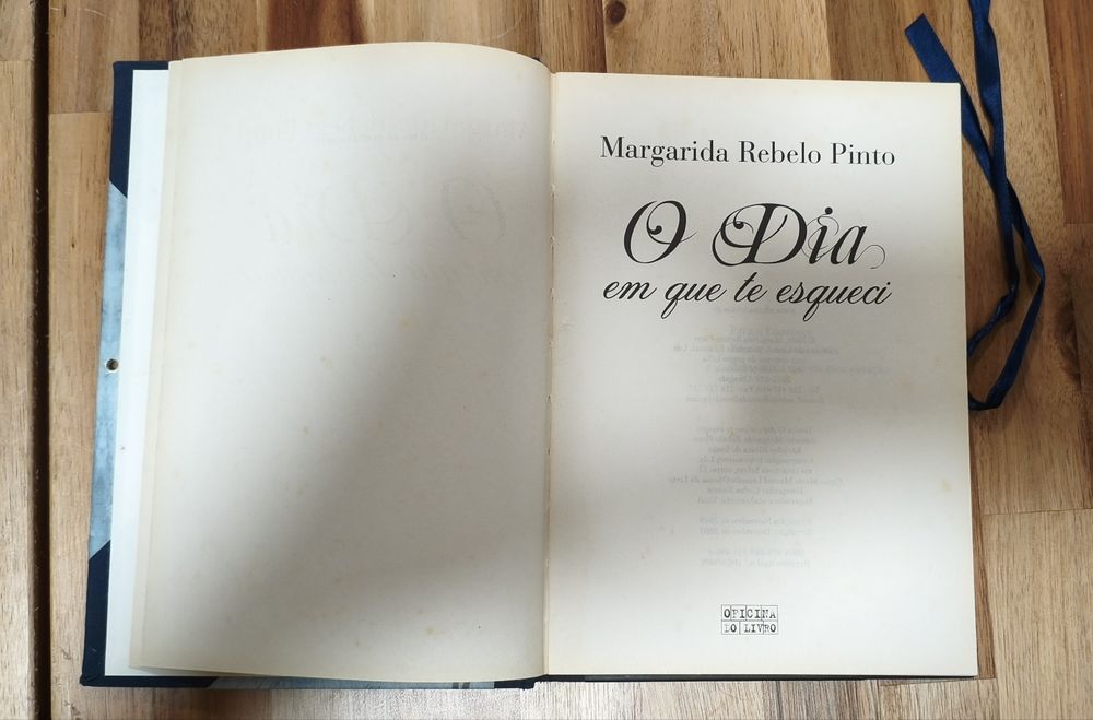 O Dia em que te Esqueci & O Diário da tua Ausência 
De Margarida Rebelo Pinto
Livros com marcas de humidade no exterior das páginas, o interior está b