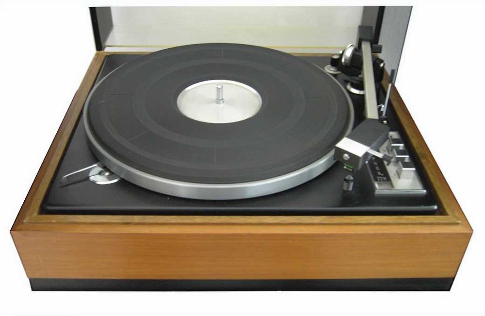 Giradiscos ELAC Miraphon 22H