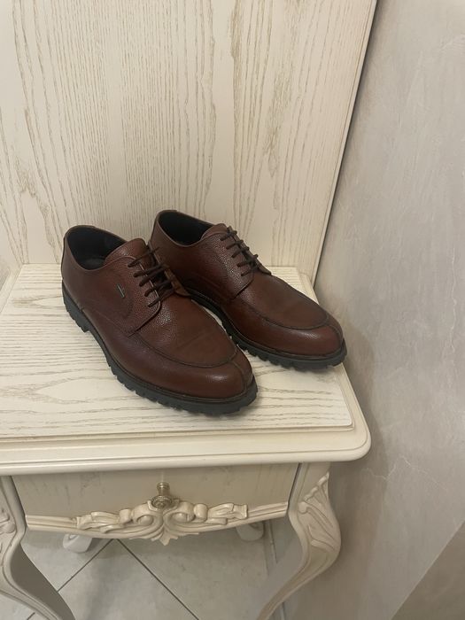 Чоловічі шкіряні туфлі