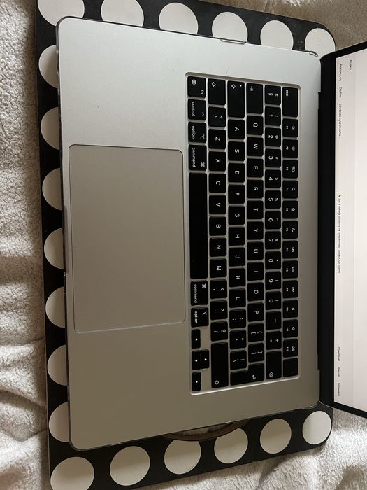 Macbook air m2, 2023, 15.3” 8GB RAM 512GB