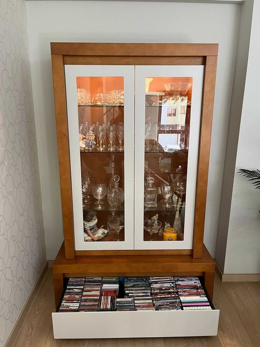 Vende-se Vitrine para sala Lusorustik